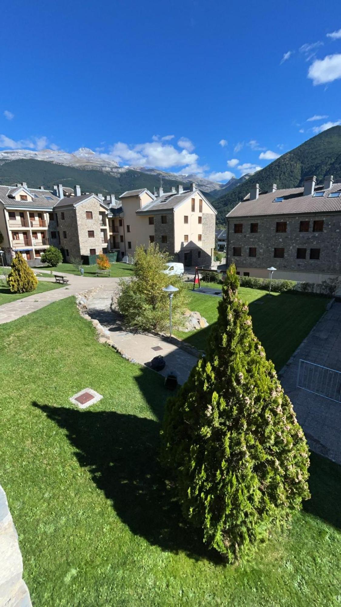 Apartamento El Roble Villanúa Eksteriør billede